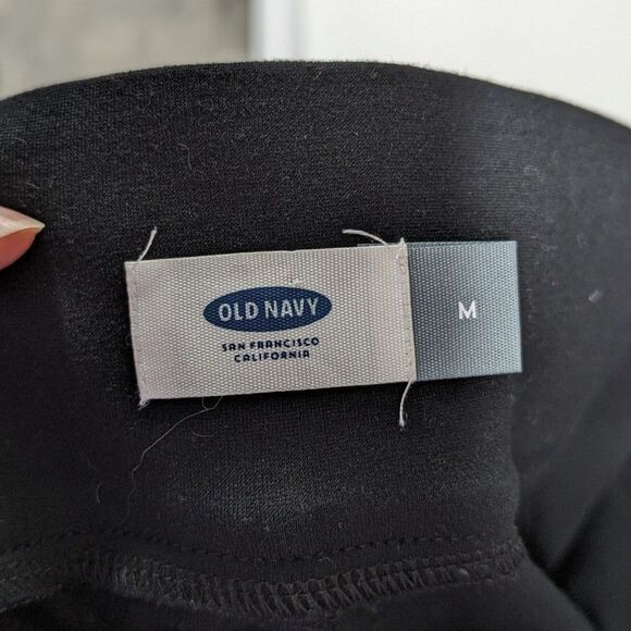 Old Navy Women's Size Medium Black Leggings with Zipper Design Sides - Picture 4 of 5